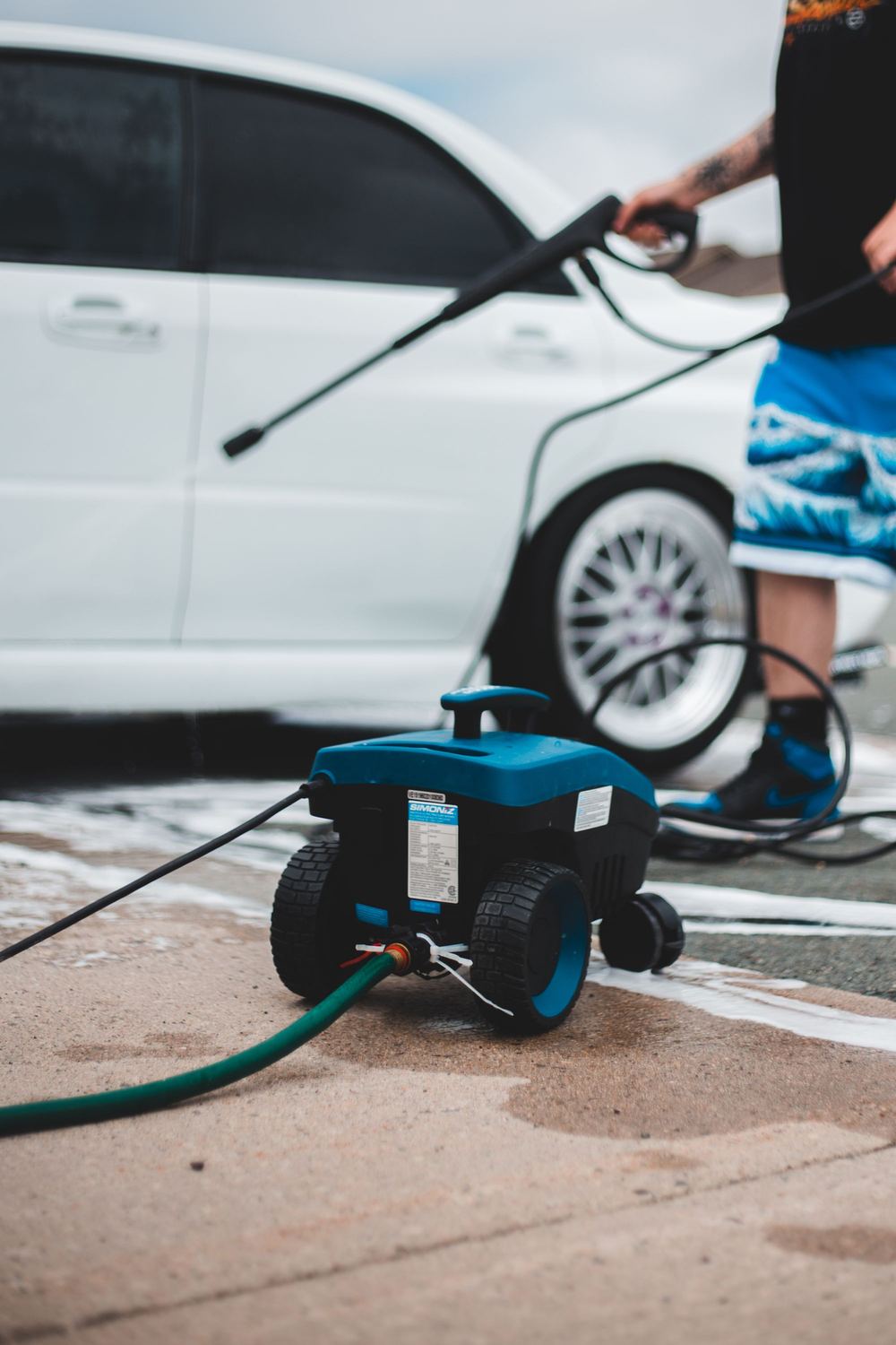 Driveway spot cleaning in Smyrna
